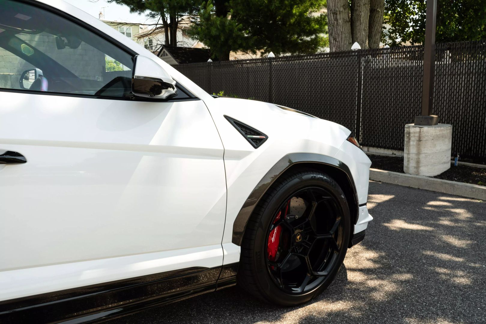 2024 Lamborghini Urus - Image 12