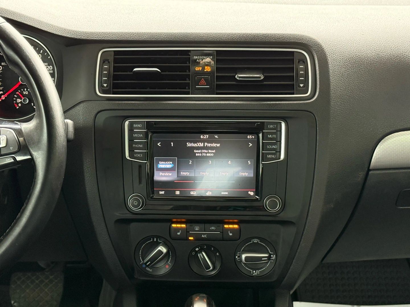 2017 Volkswagen Jetta - Image 28