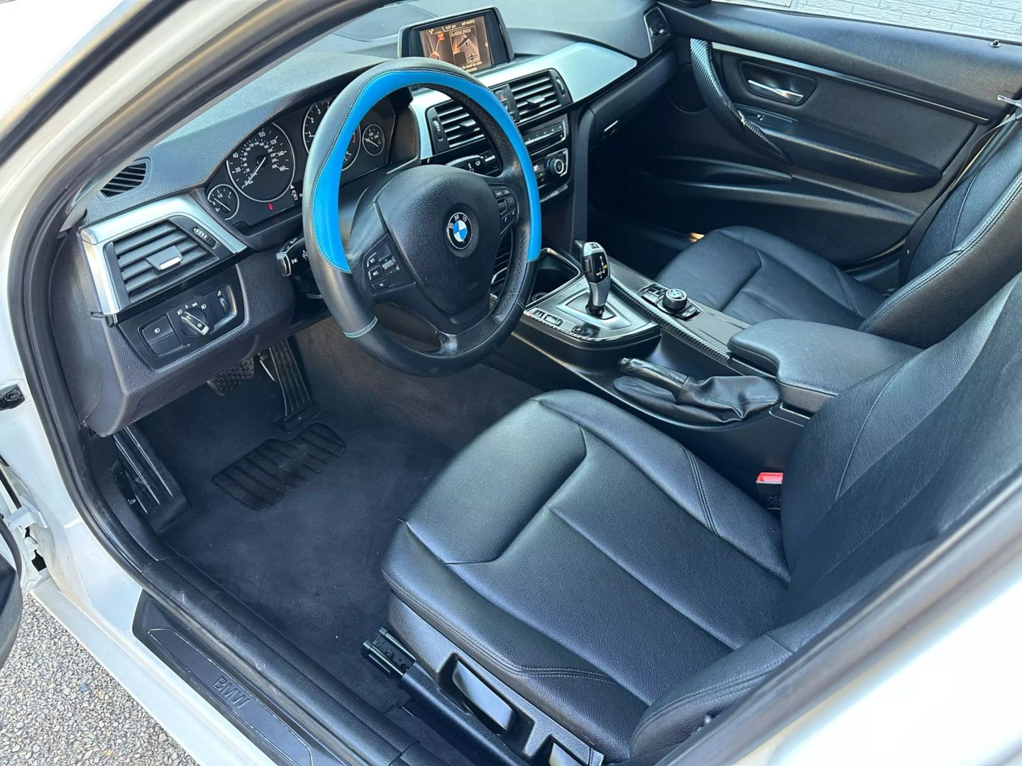 2017 Bmw 3 Series - Image 12