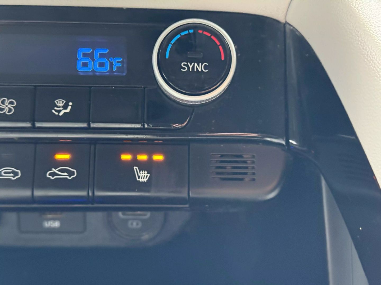 2021 Hyundai Elantra - Image 30