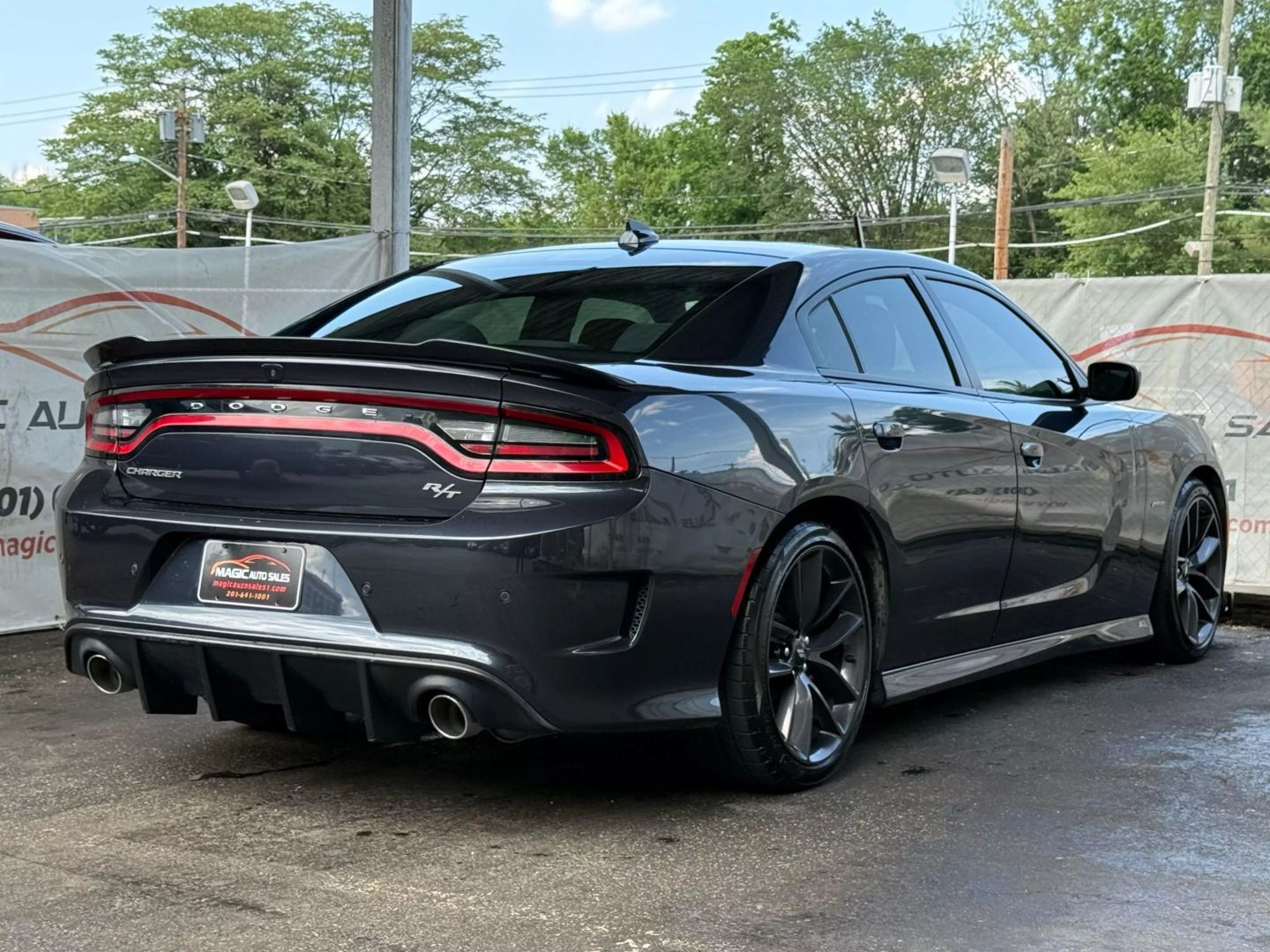 2019 Dodge Charger - Image 13