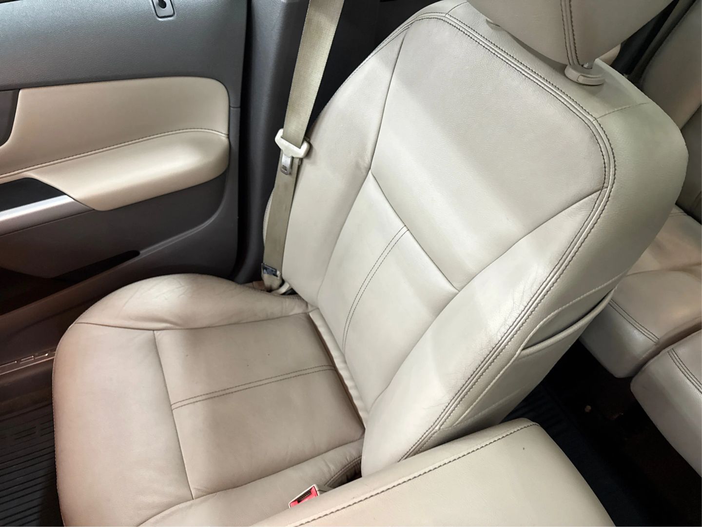 2014 Ford Edge - Image 29