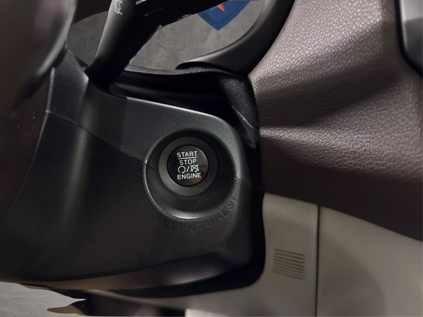 2015 Jeep Renegade - Image 22