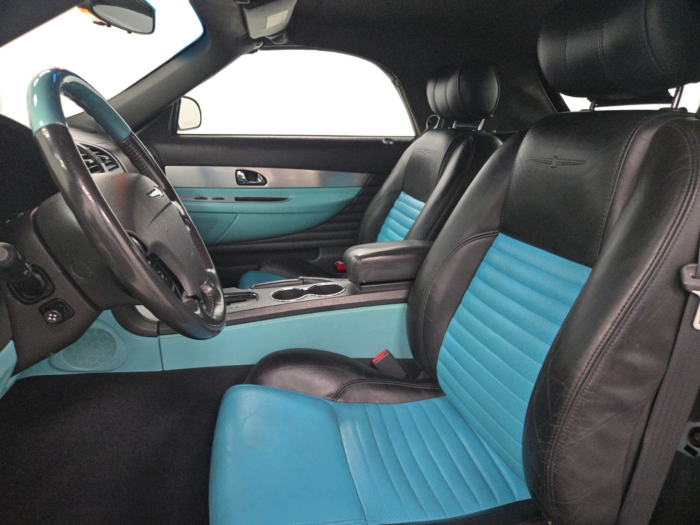 2002 Ford Thunderbird - Image 18