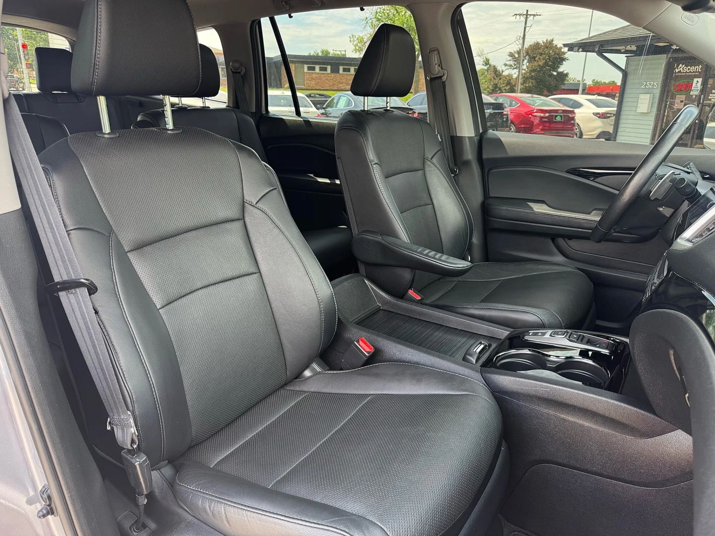 2018 Honda Pilot - Image 17