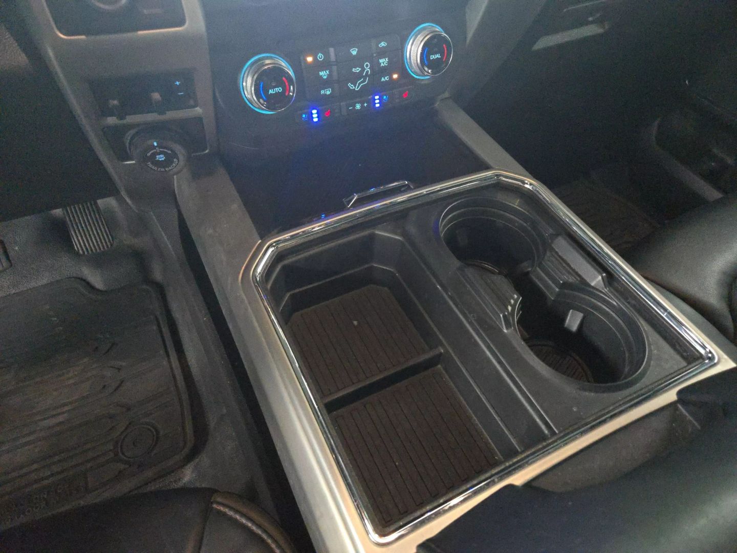 2021 Ford F450 Super Duty Crew Cab - Image 15