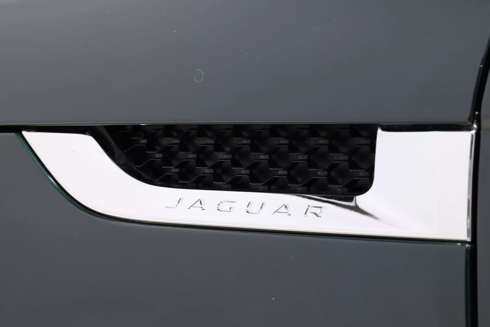 2015 Jaguar F-type - Image 78