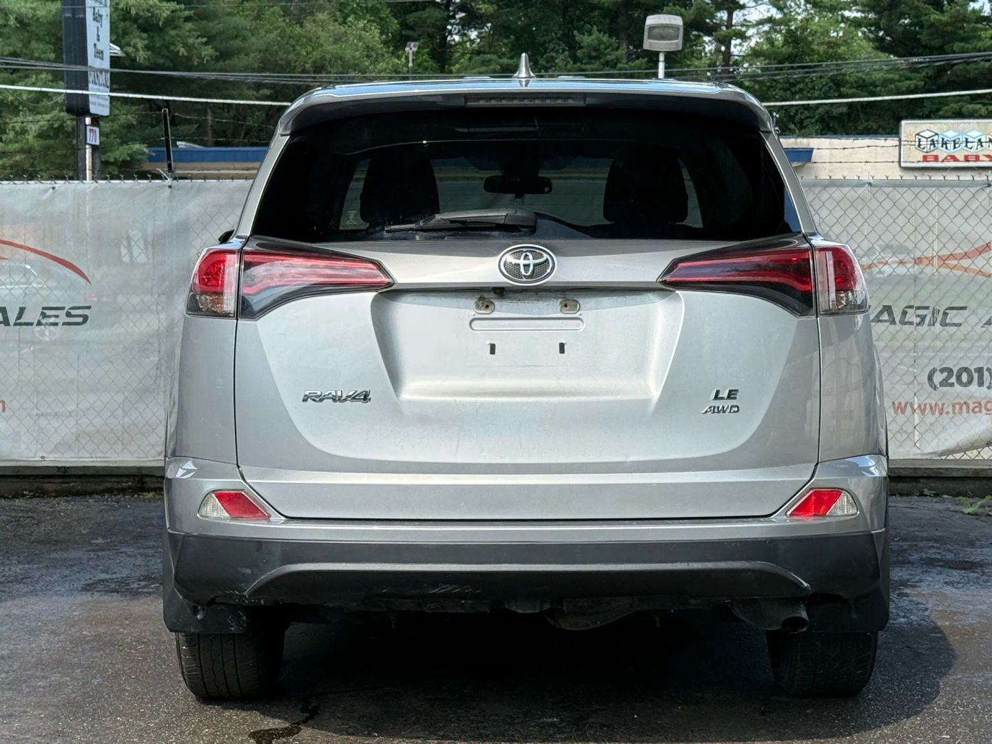 2018 Toyota Rav4 - Image 10