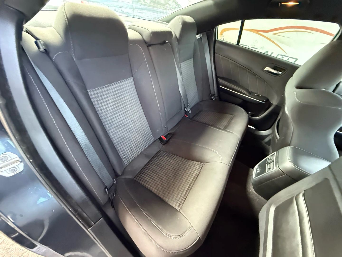 2019 Dodge Charger - Image 24
