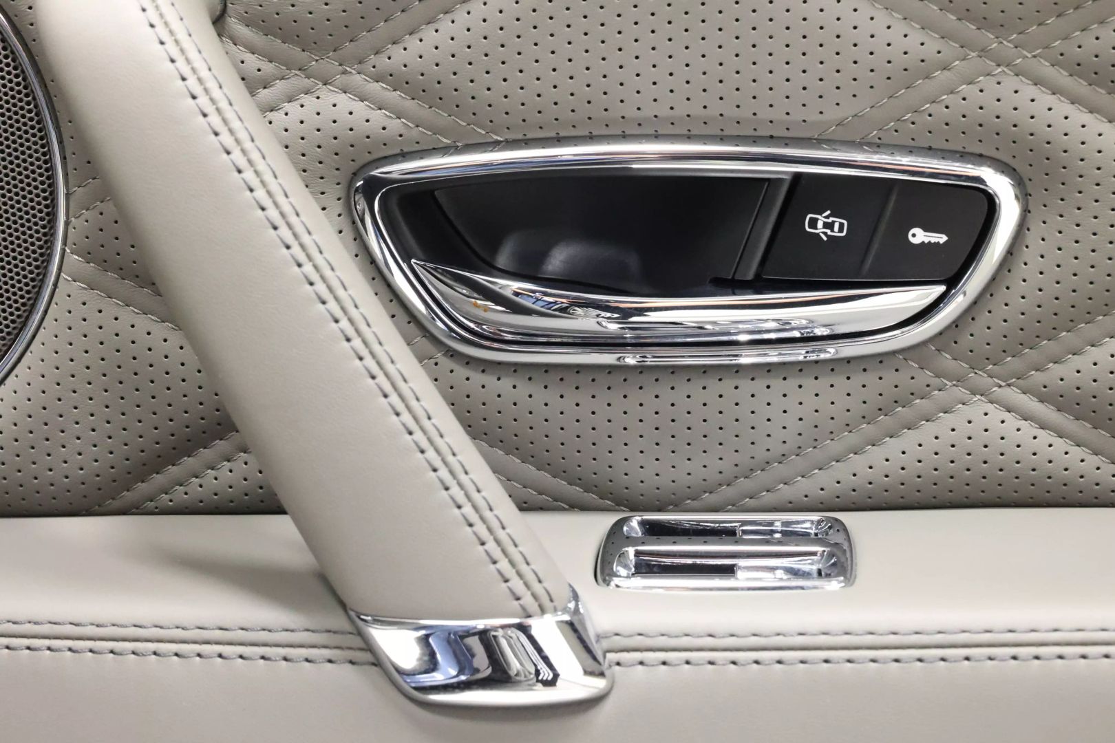 2016 Bentley Flying Spur - Image 68