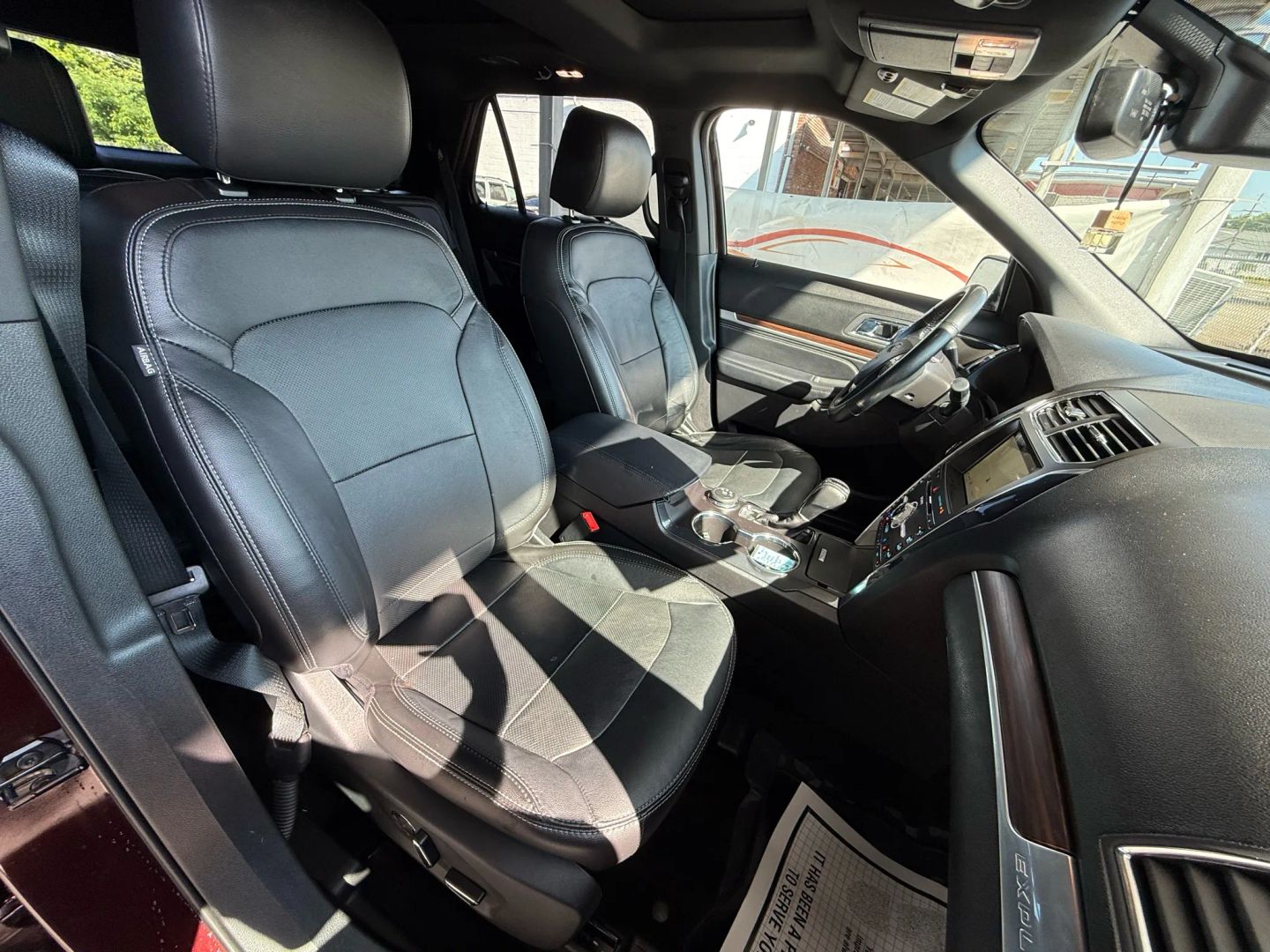 2018 Ford Explorer - Image 30