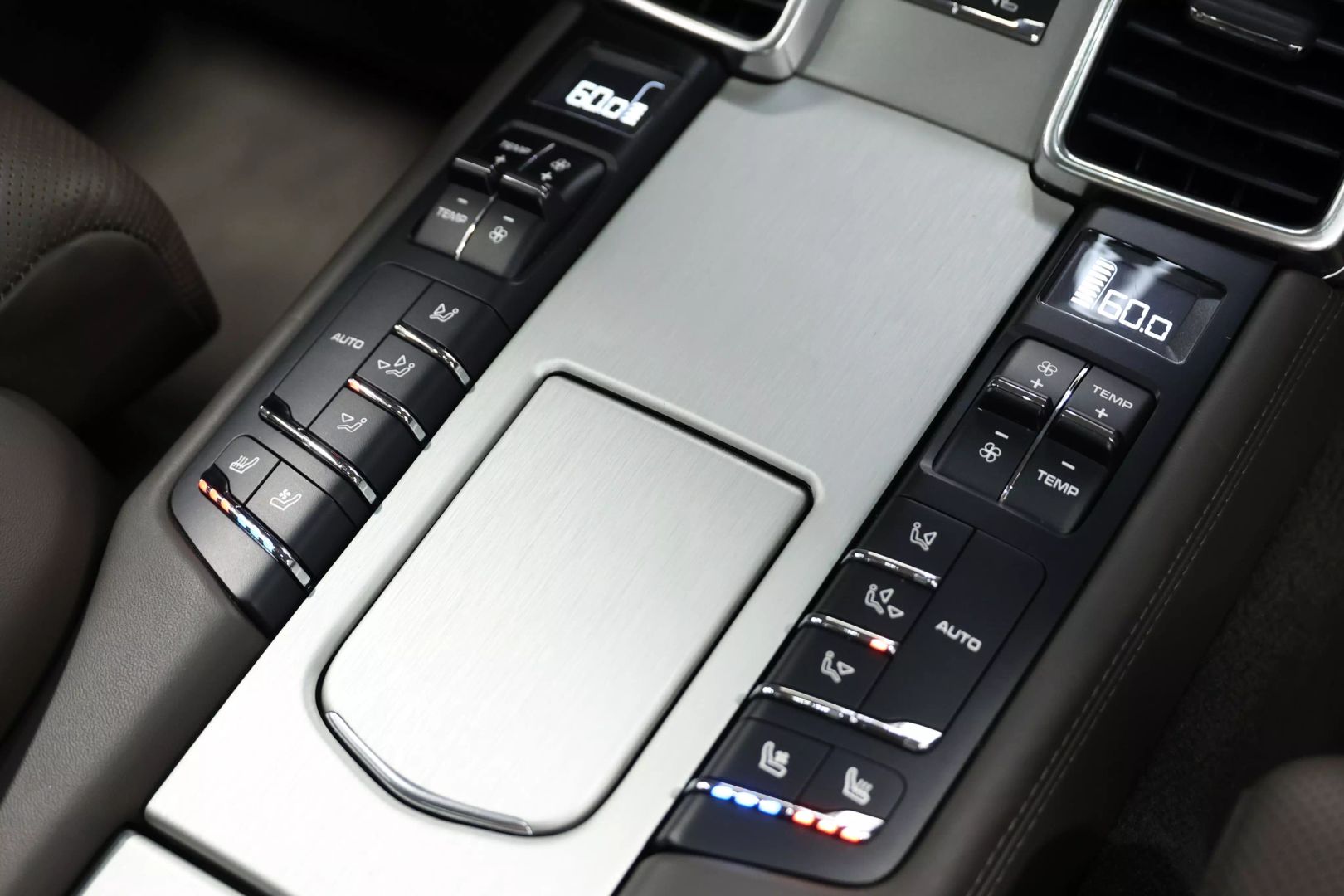 2014 Porsche Panamera - Image 94
