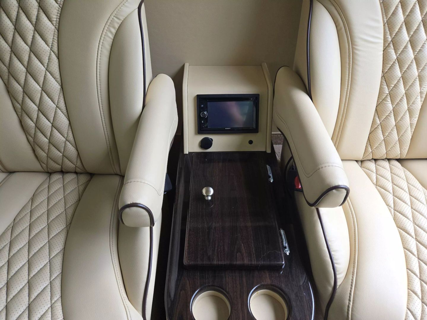2017 Mercedes-benz Sprinter 2500 Cargo - Image 28