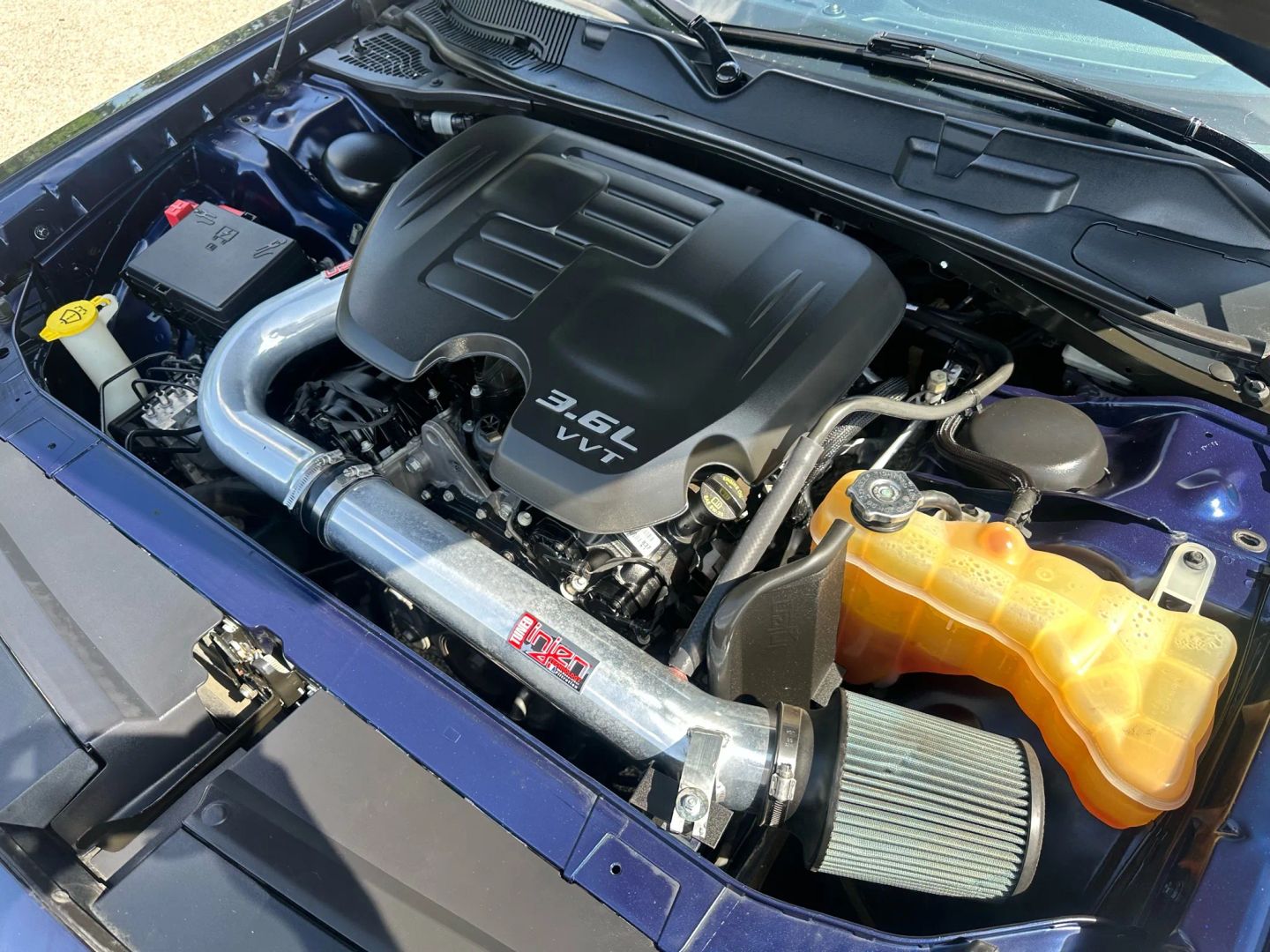 2016 Dodge Challenger - Image 32