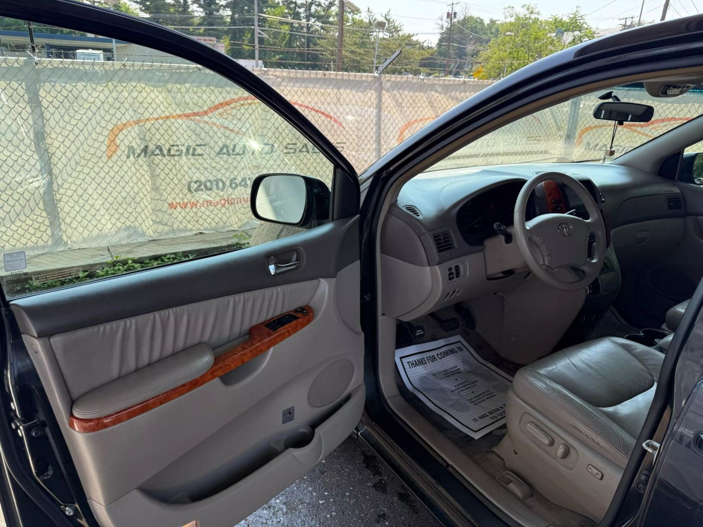 2008 Toyota Sienna - Image 13