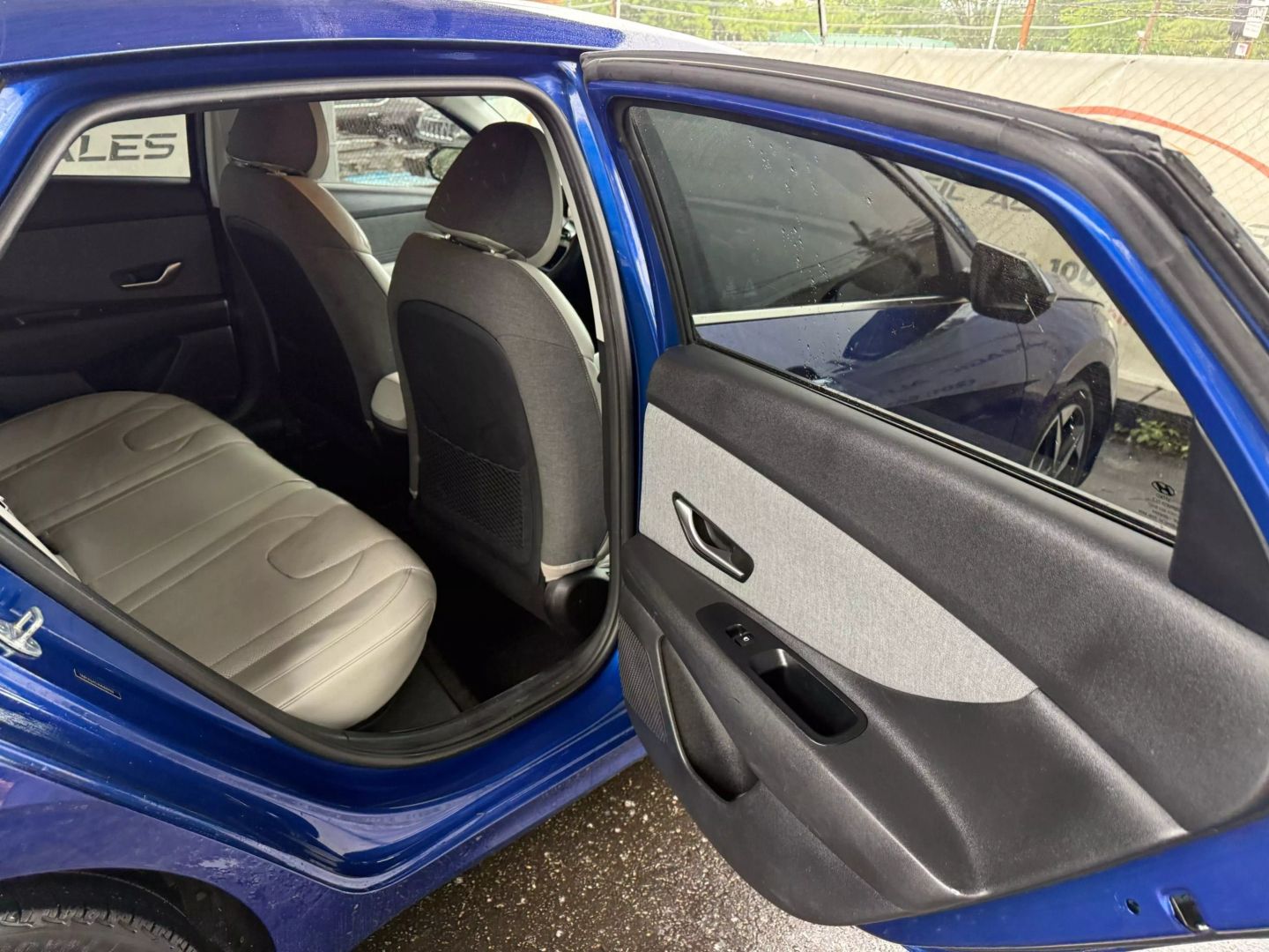 2021 Hyundai Elantra - Image 21