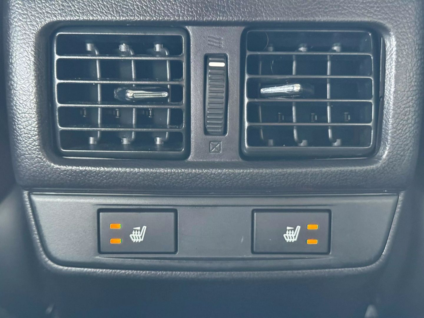 2016 Subaru Legacy - Image 27