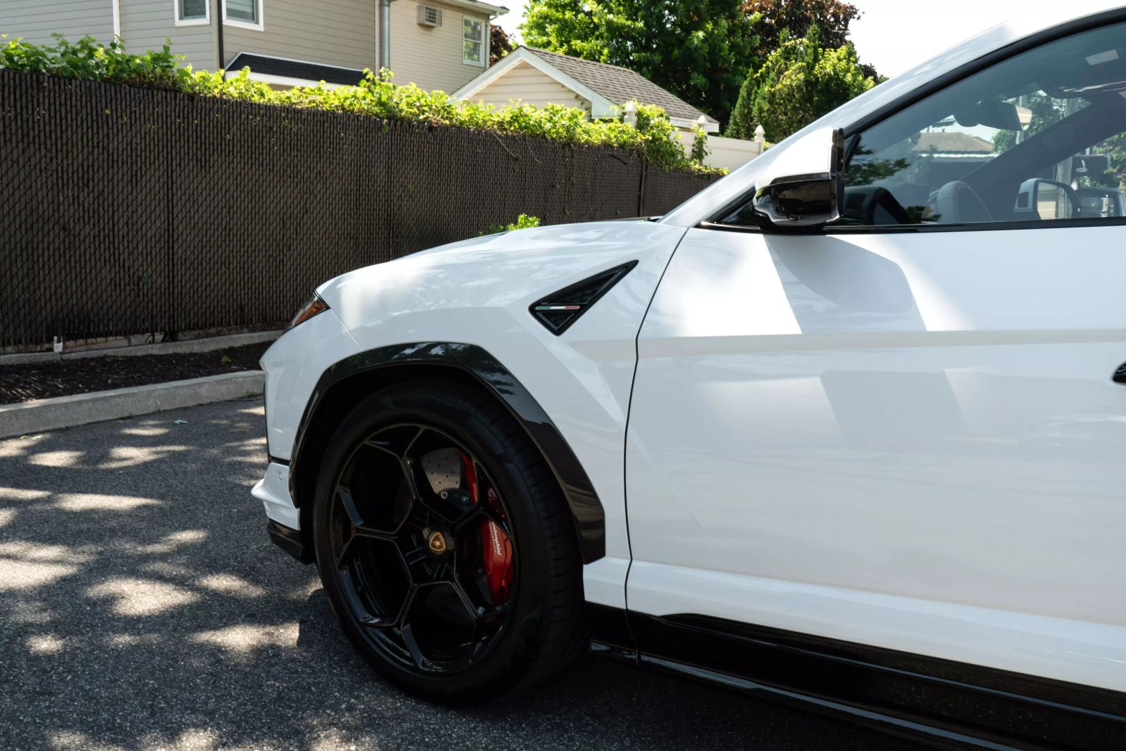 2024 Lamborghini Urus - Image 11