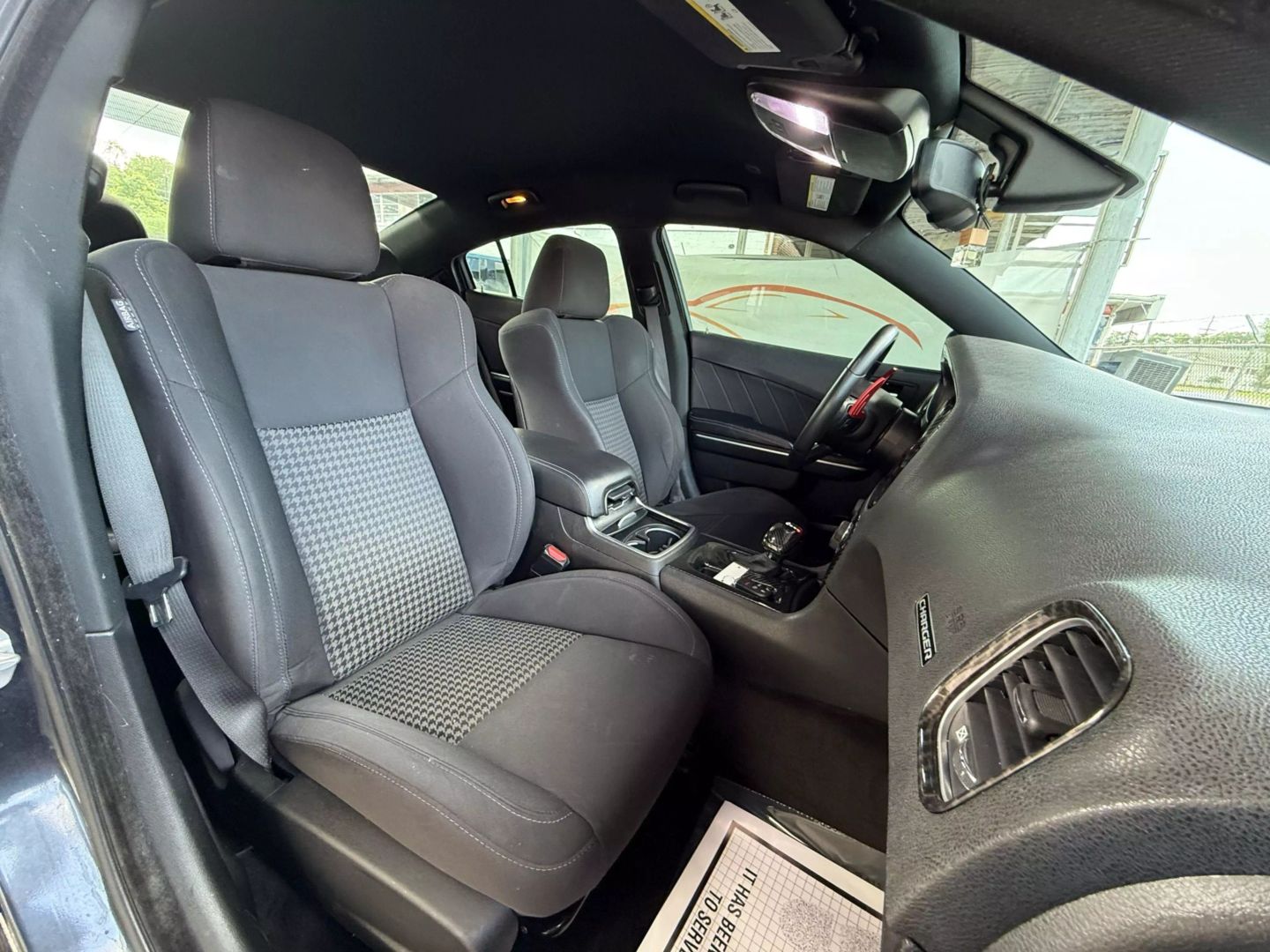 2019 Dodge Charger - Image 27