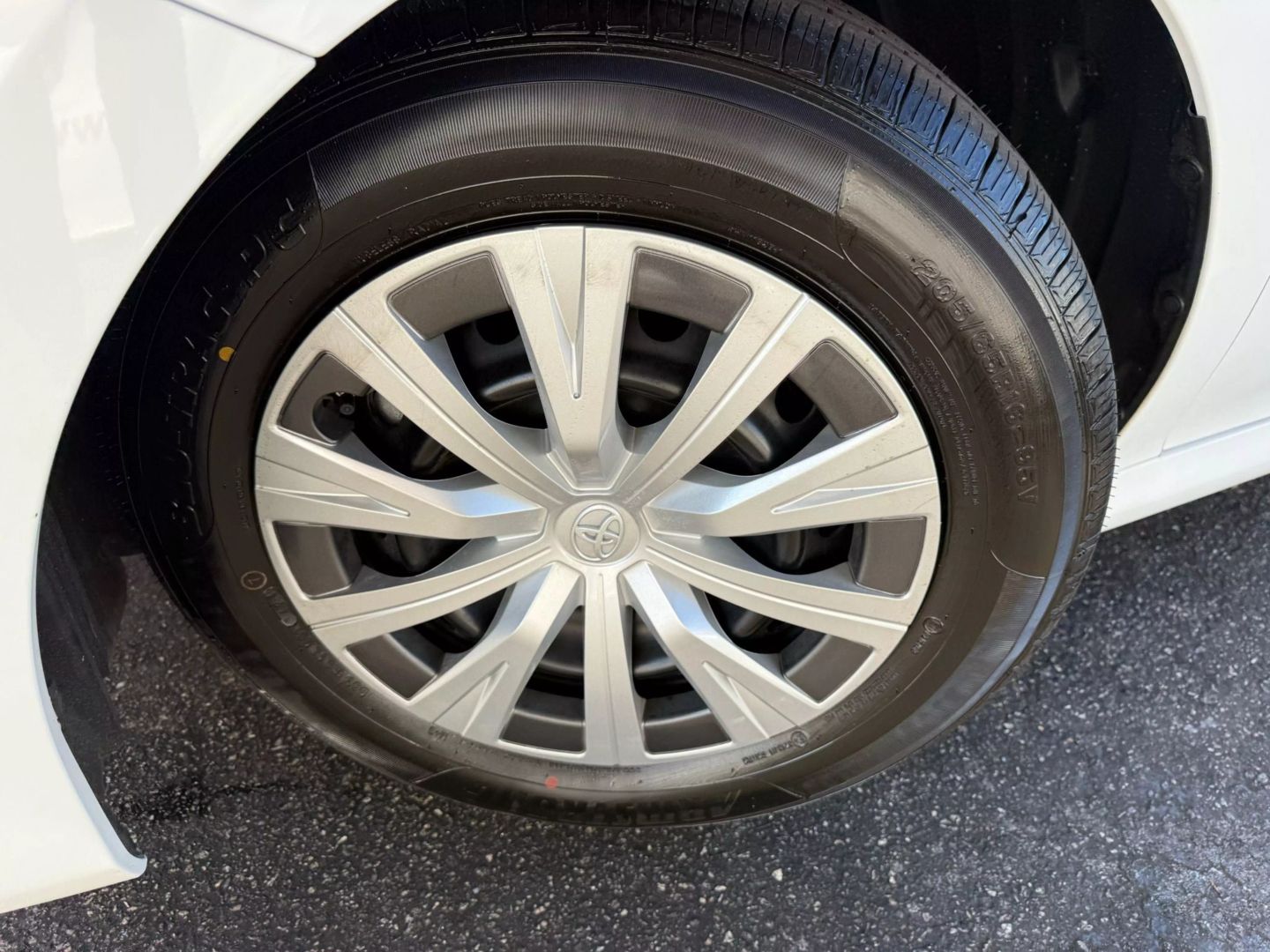 2022 Toyota Camry Hybrid - Image 39