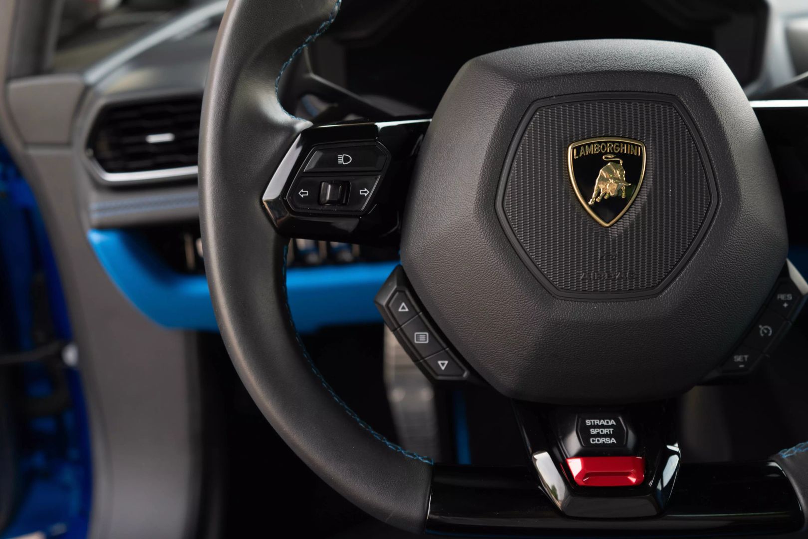 2020 Lamborghini Huracan - Image 40