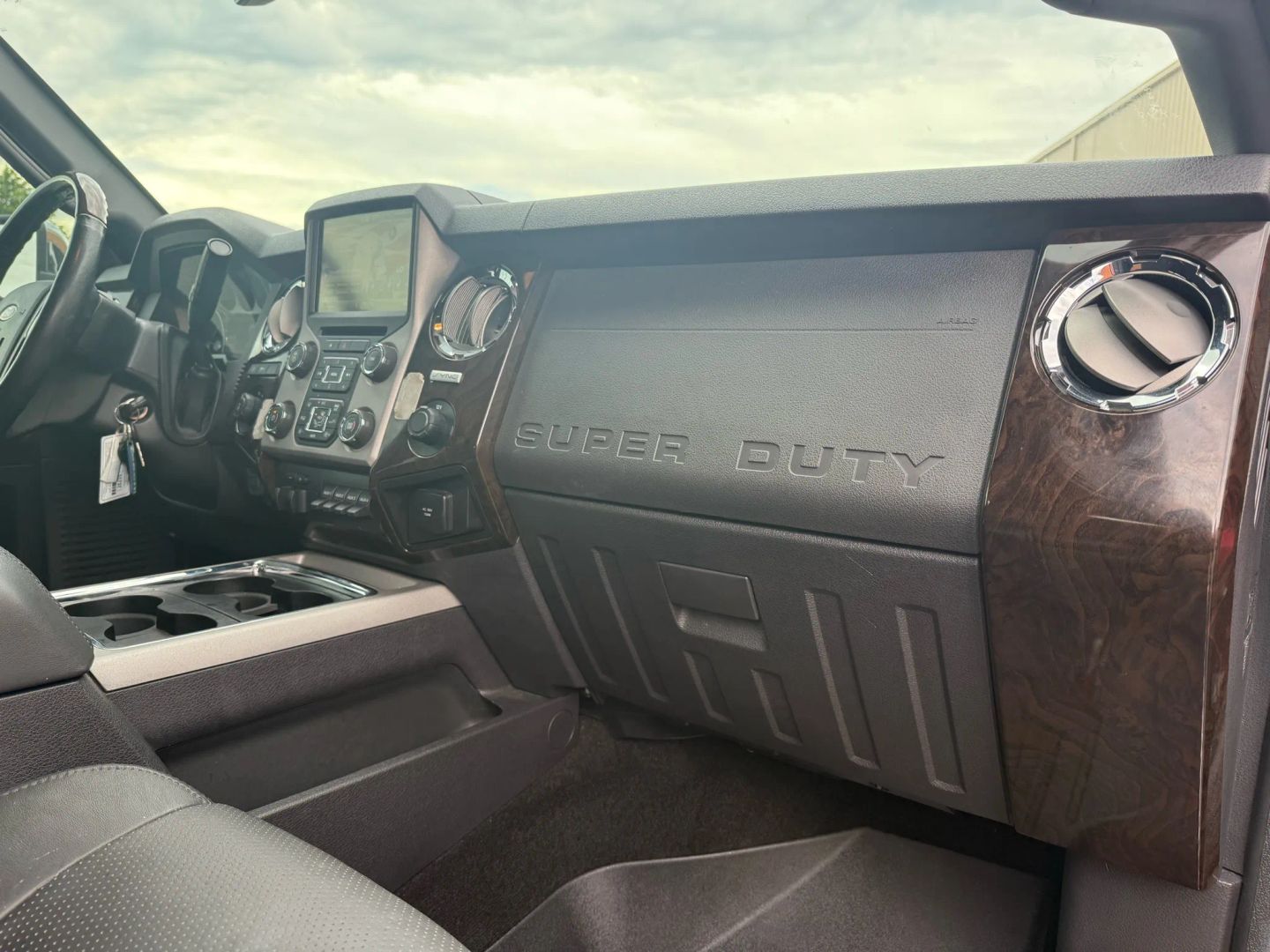 2015 Ford F250 Super Duty Crew Cab - Image 20