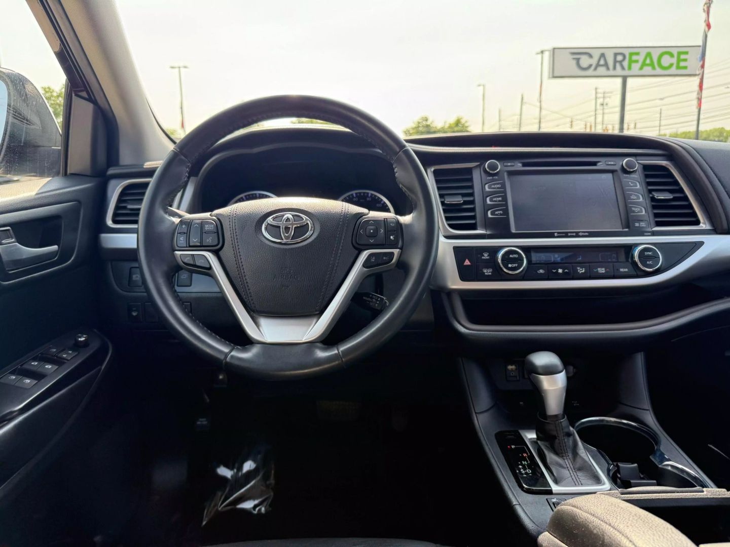2019 Toyota Highlander - Image 30
