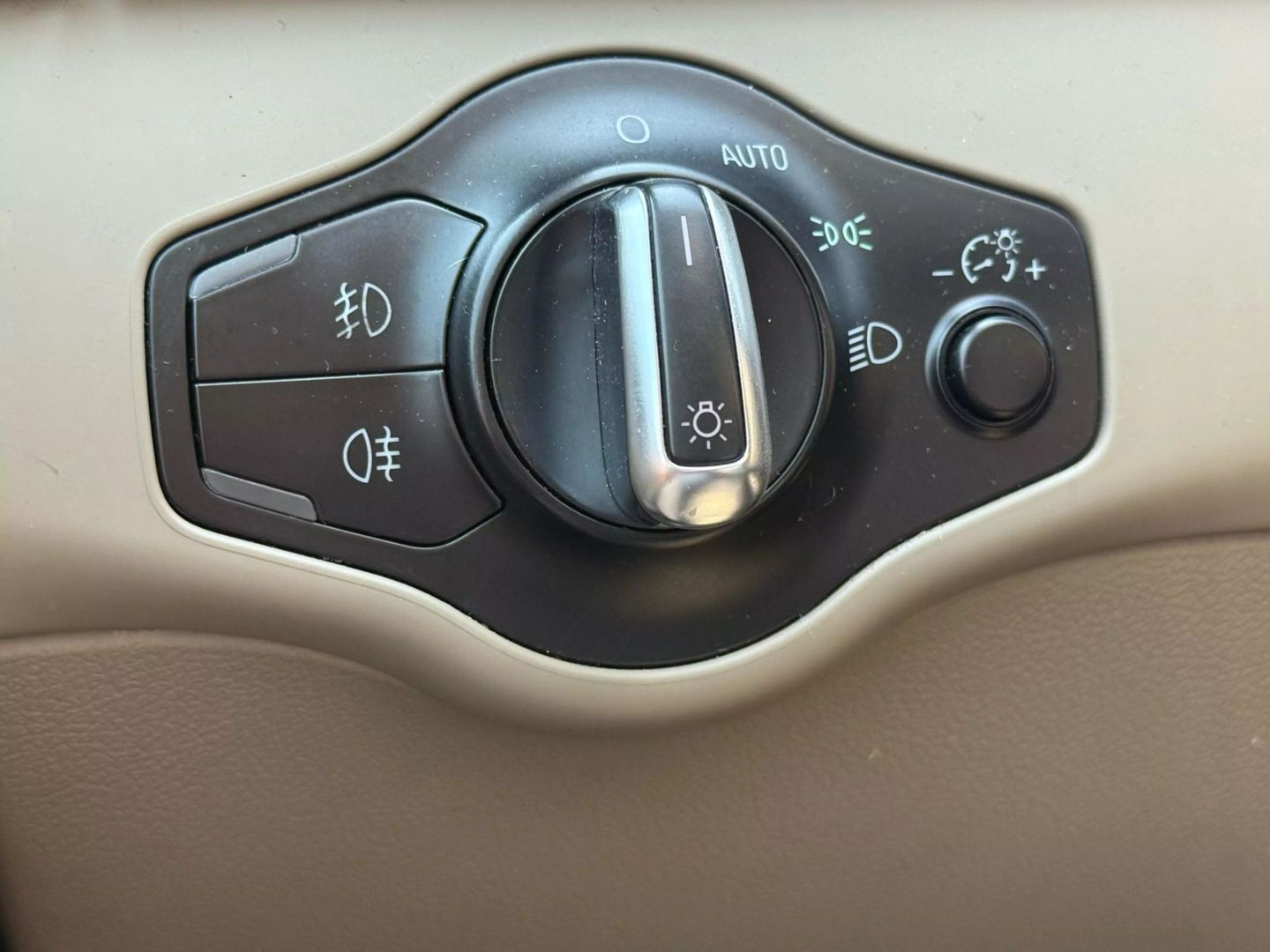2012 Audi A4 - Image 40
