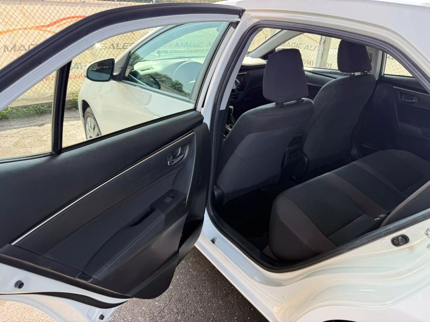 2018 Toyota Corolla - Image 17