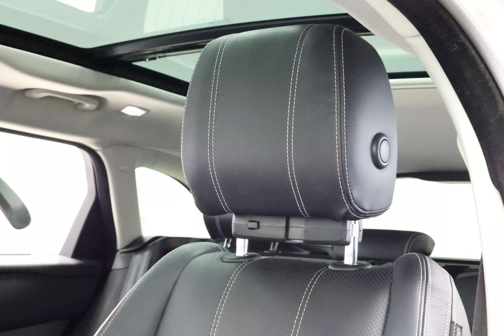 2019 Land Rover Range Rover Velar - Image 17