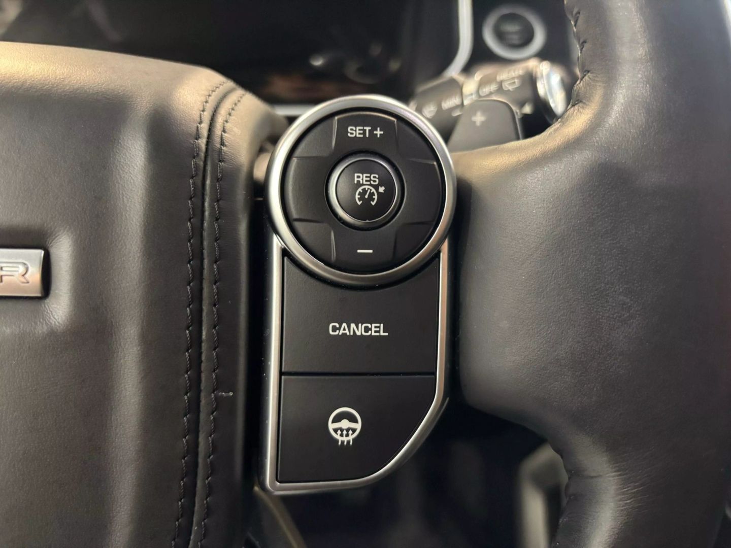 2017 Land Rover Range Rover Hse Sport Utility 4d - Image 25