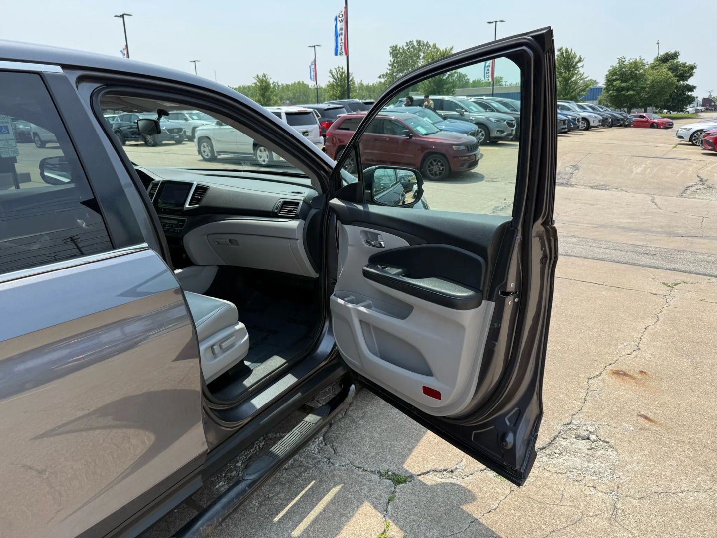 2017 Honda Pilot - Image 25
