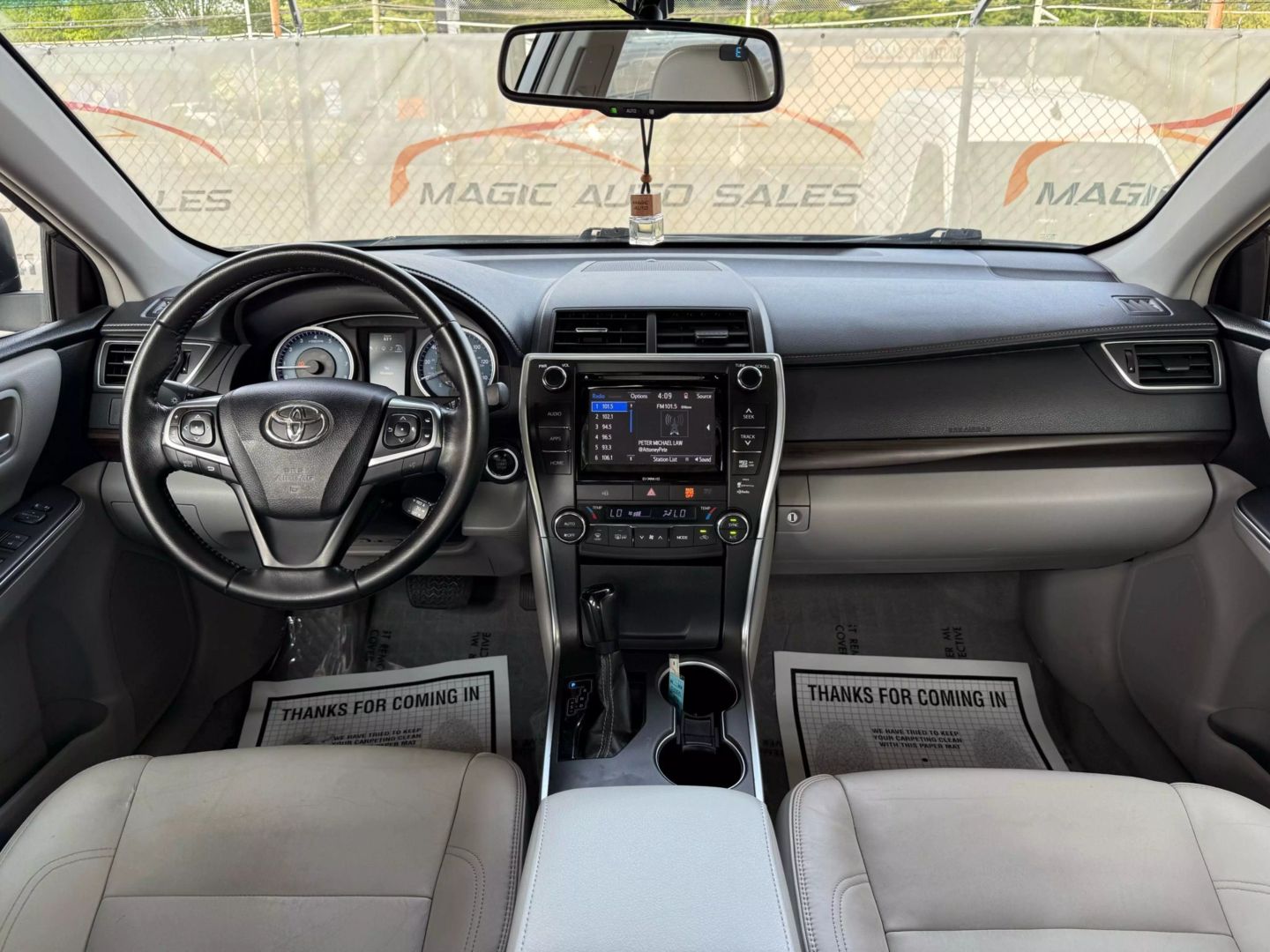 2016 Toyota Camry - Image 27