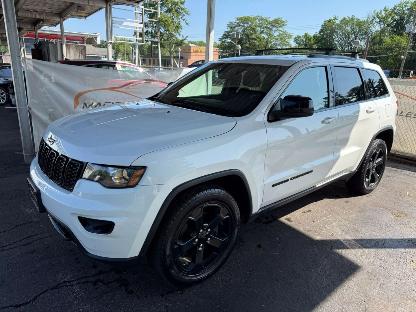 2018 Jeep Grand Cherokee - Image 8