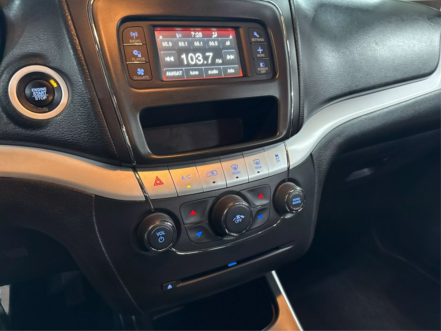 2018 Dodge Journey - Image 20