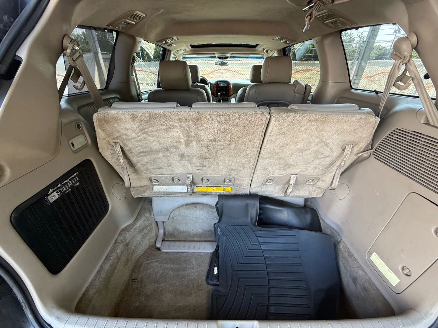 2008 Toyota Sienna - Image 19