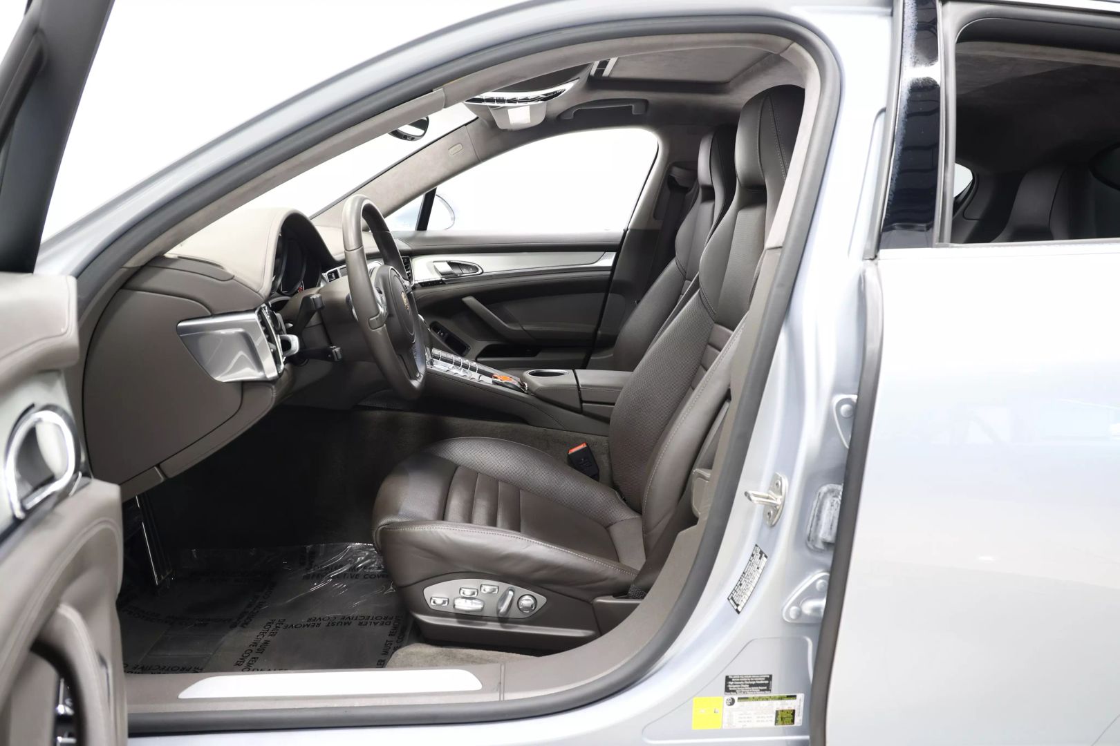 2014 Porsche Panamera - Image 14