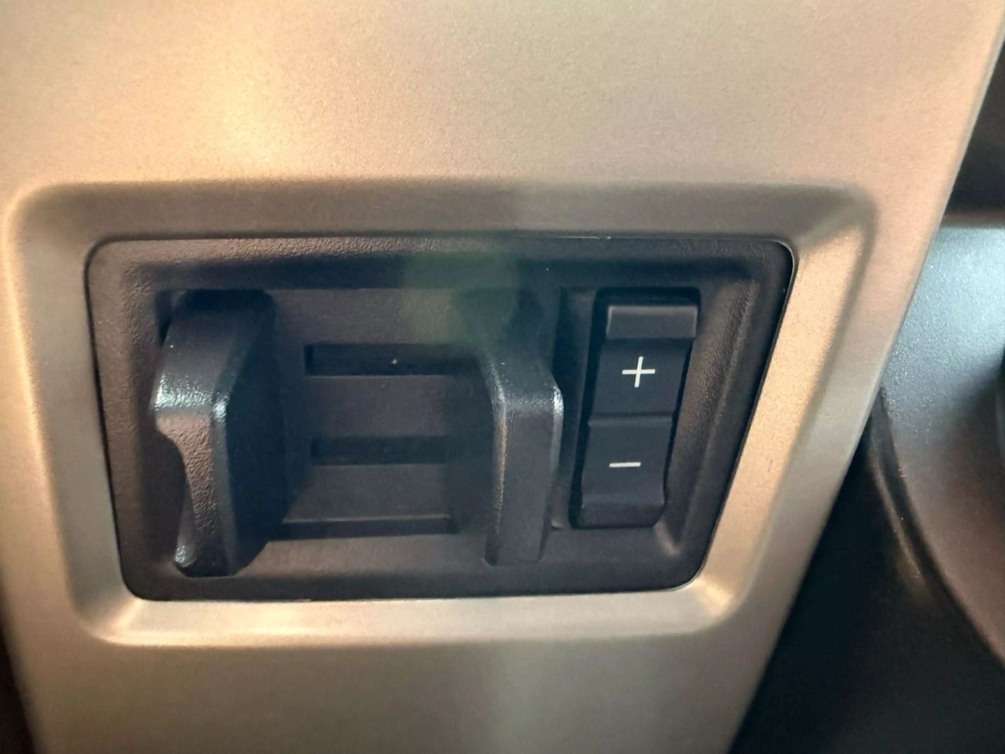 2018 Ford F250 Super Duty Crew Cab - Image 38