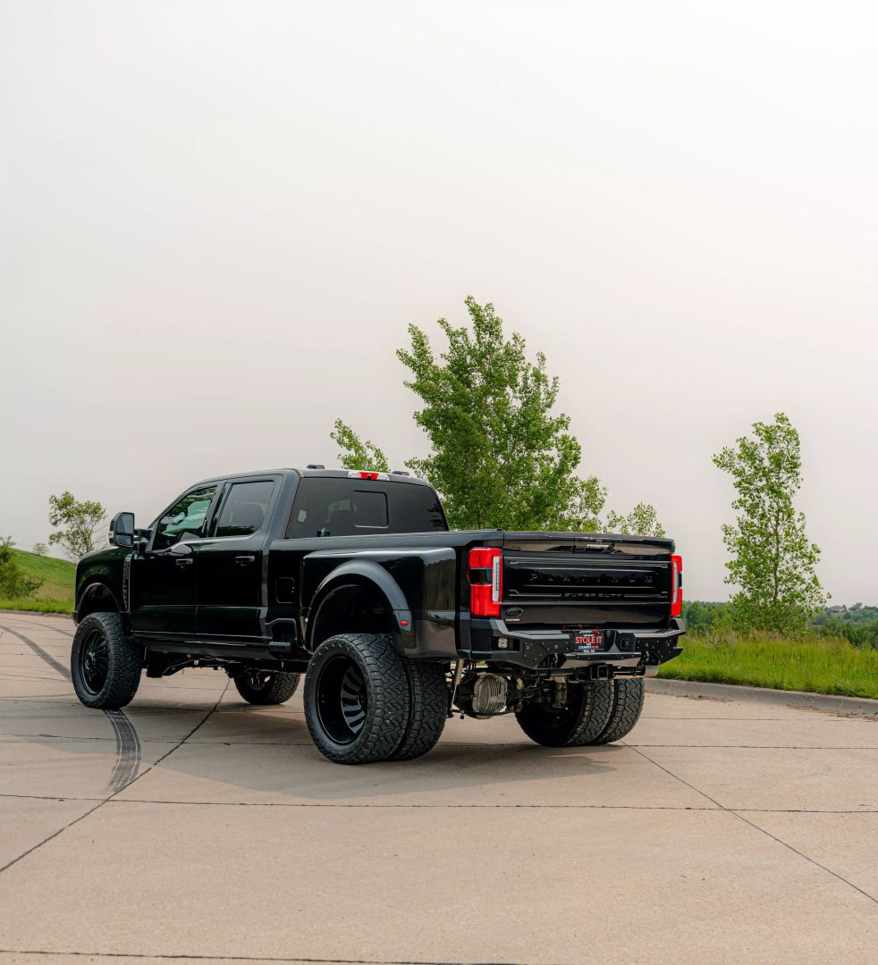2024 Ford F350 Super Duty Crew Cab - Image 8