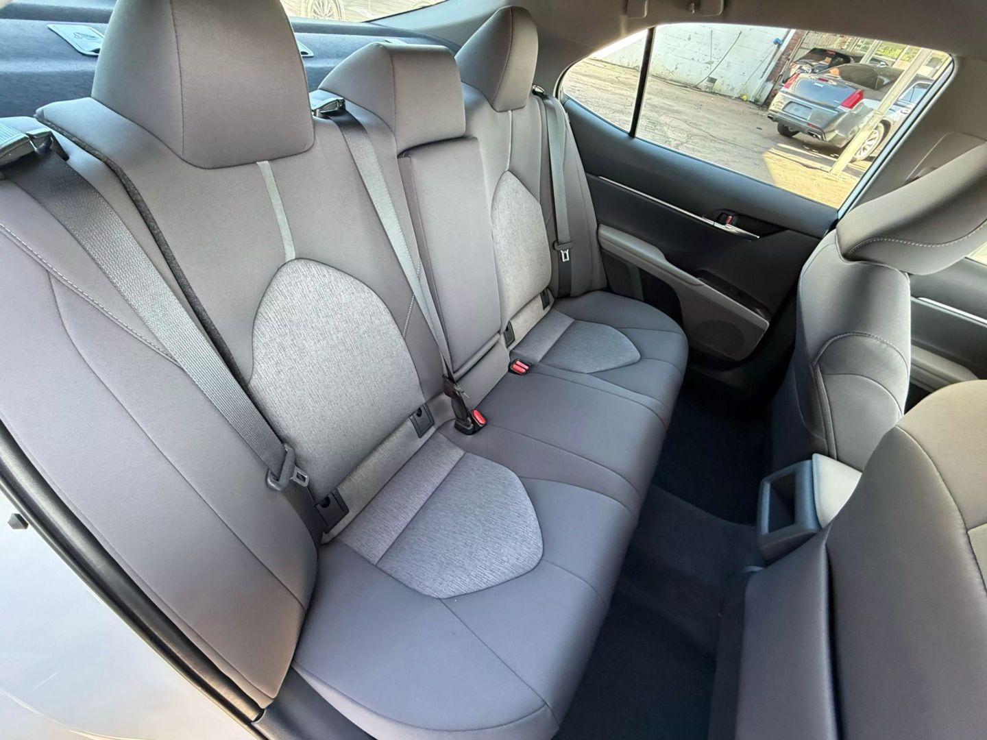 2022 Toyota Camry Hybrid - Image 23