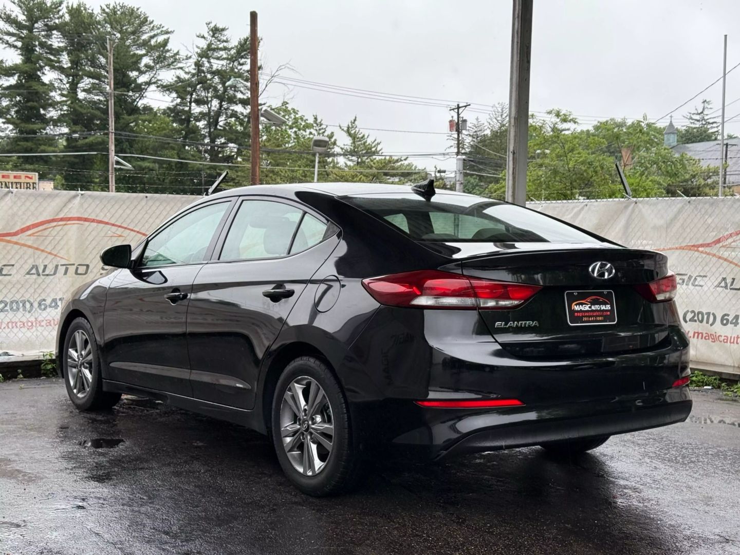2018 Hyundai Elantra - Image 11