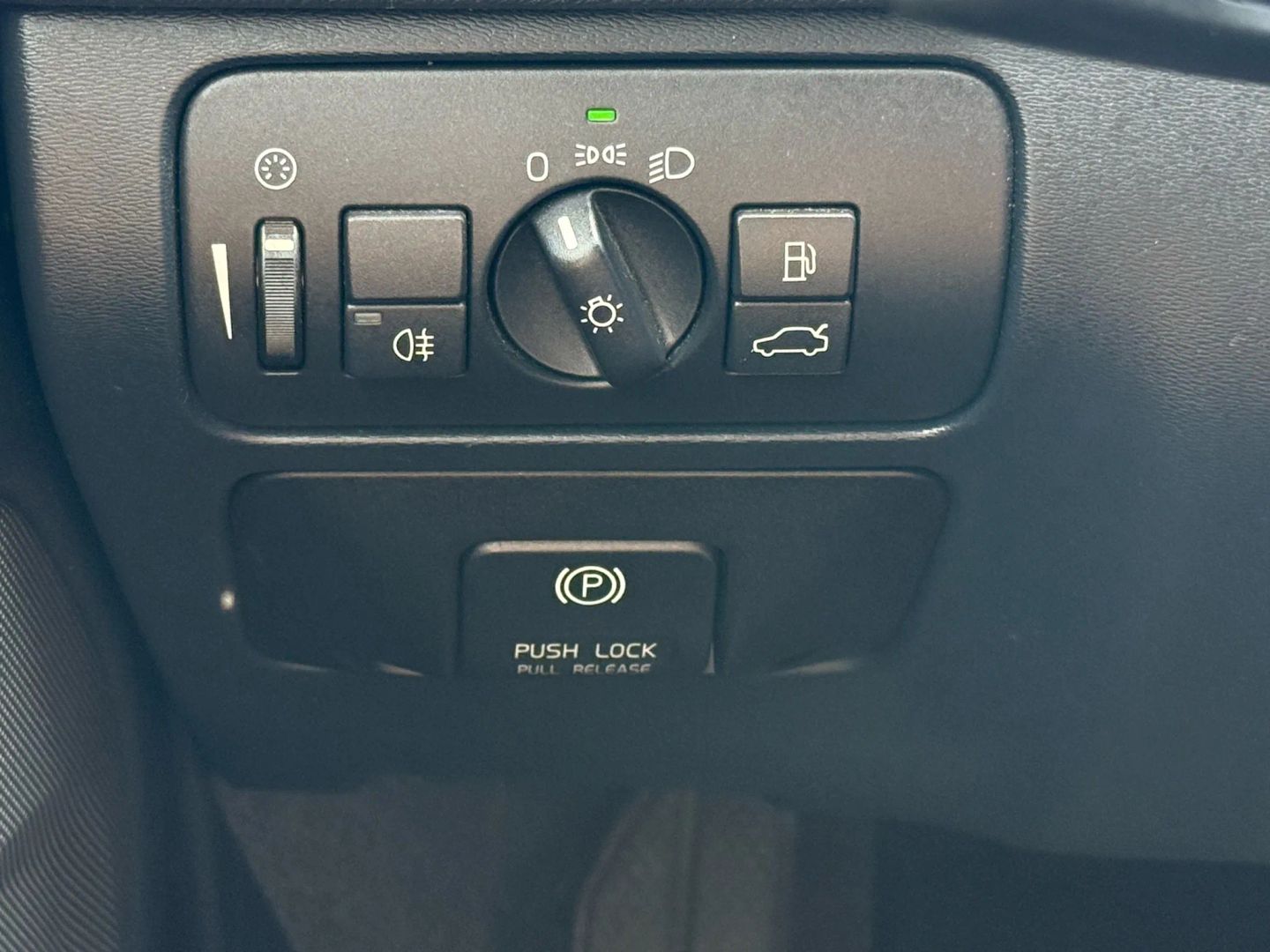 2012 Volvo S60 - Image 32