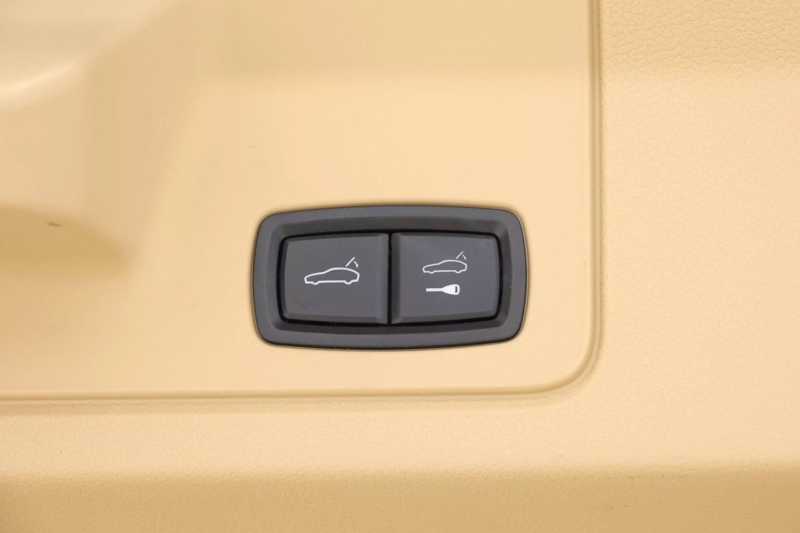 2014 Porsche Panamera - Image 67