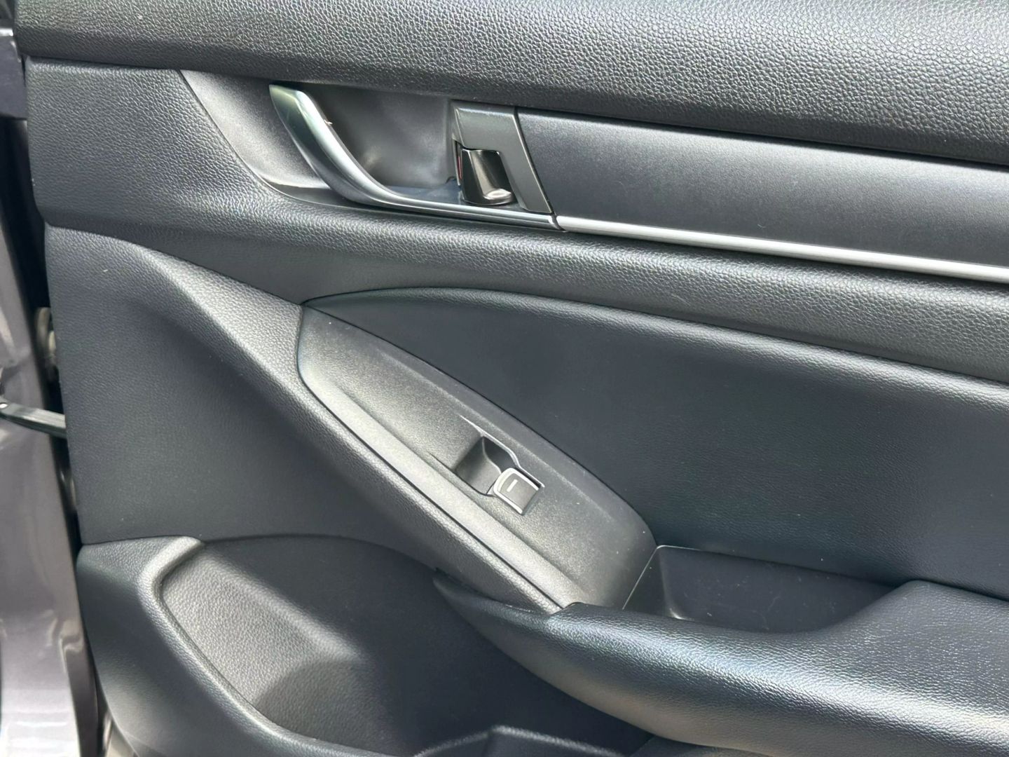 2018 Honda Accord - Image 19
