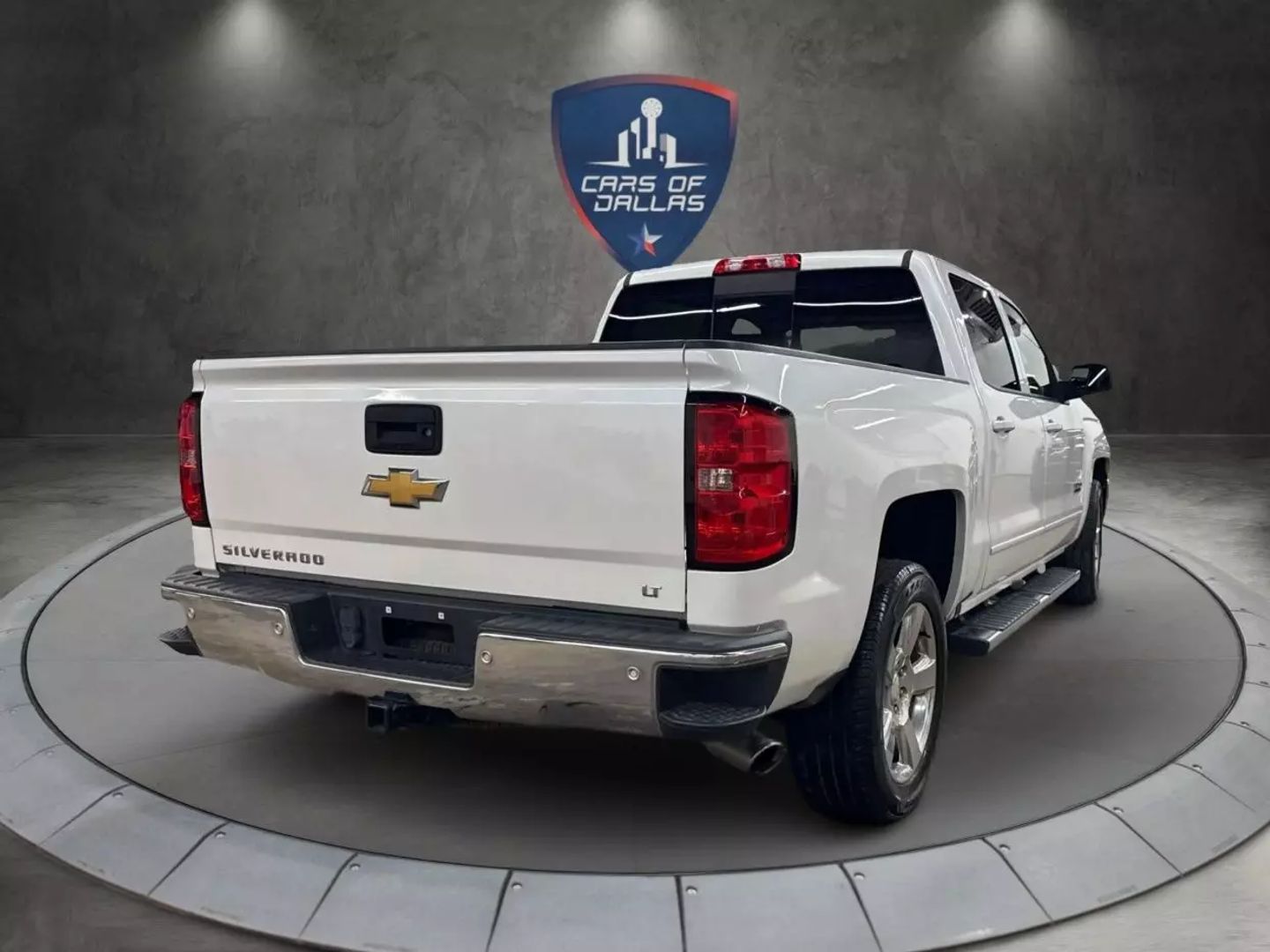 2017 Chevrolet Silverado 1500 Crew Cab - Image 5