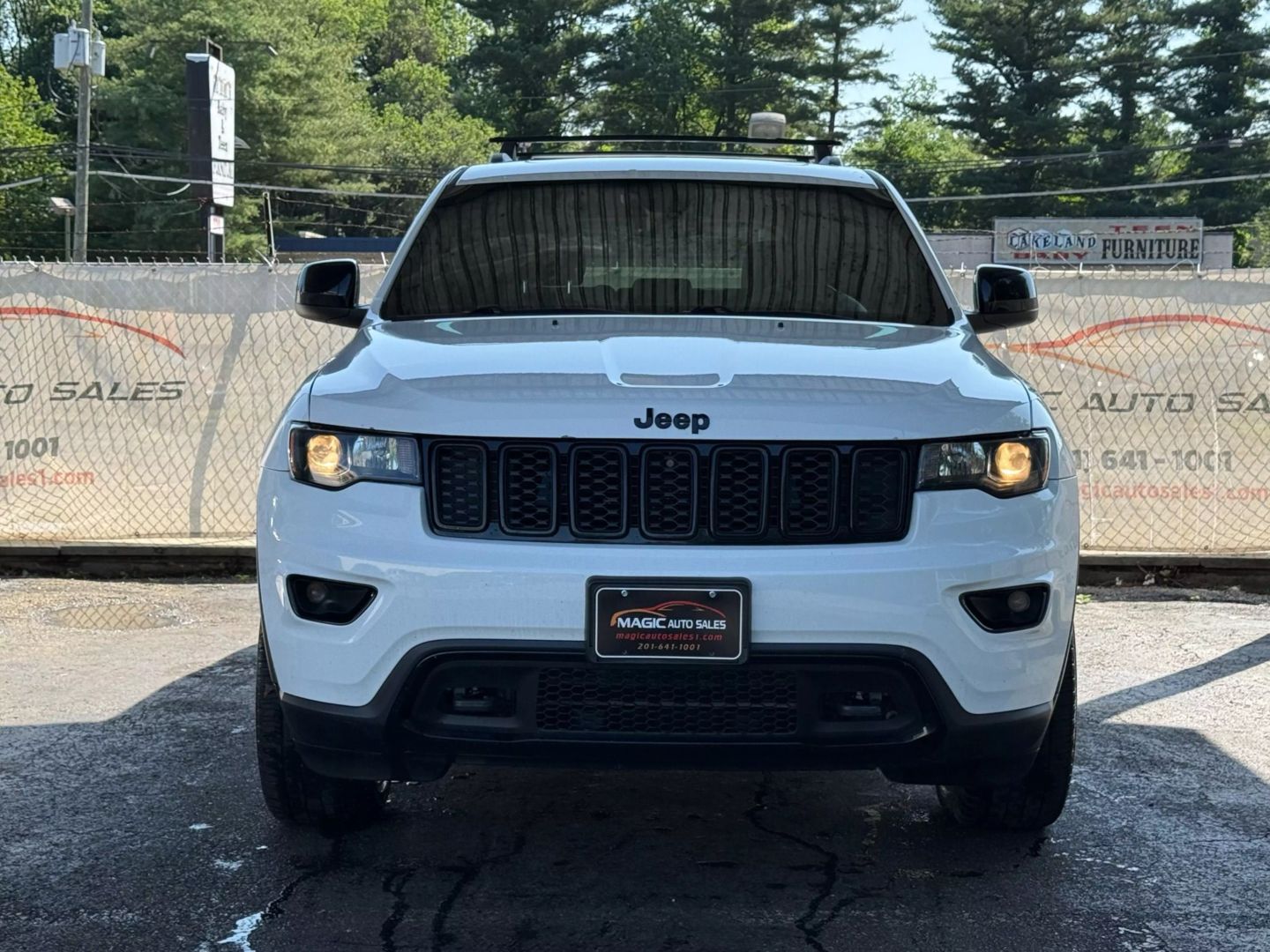 2018 Jeep Grand Cherokee - Image 5