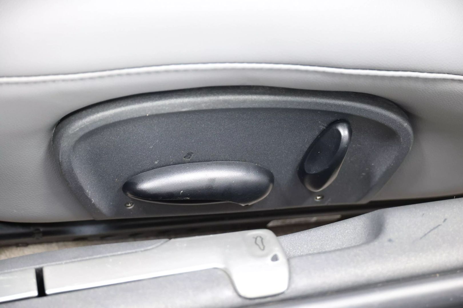 1999 Porsche 911 - Image 13