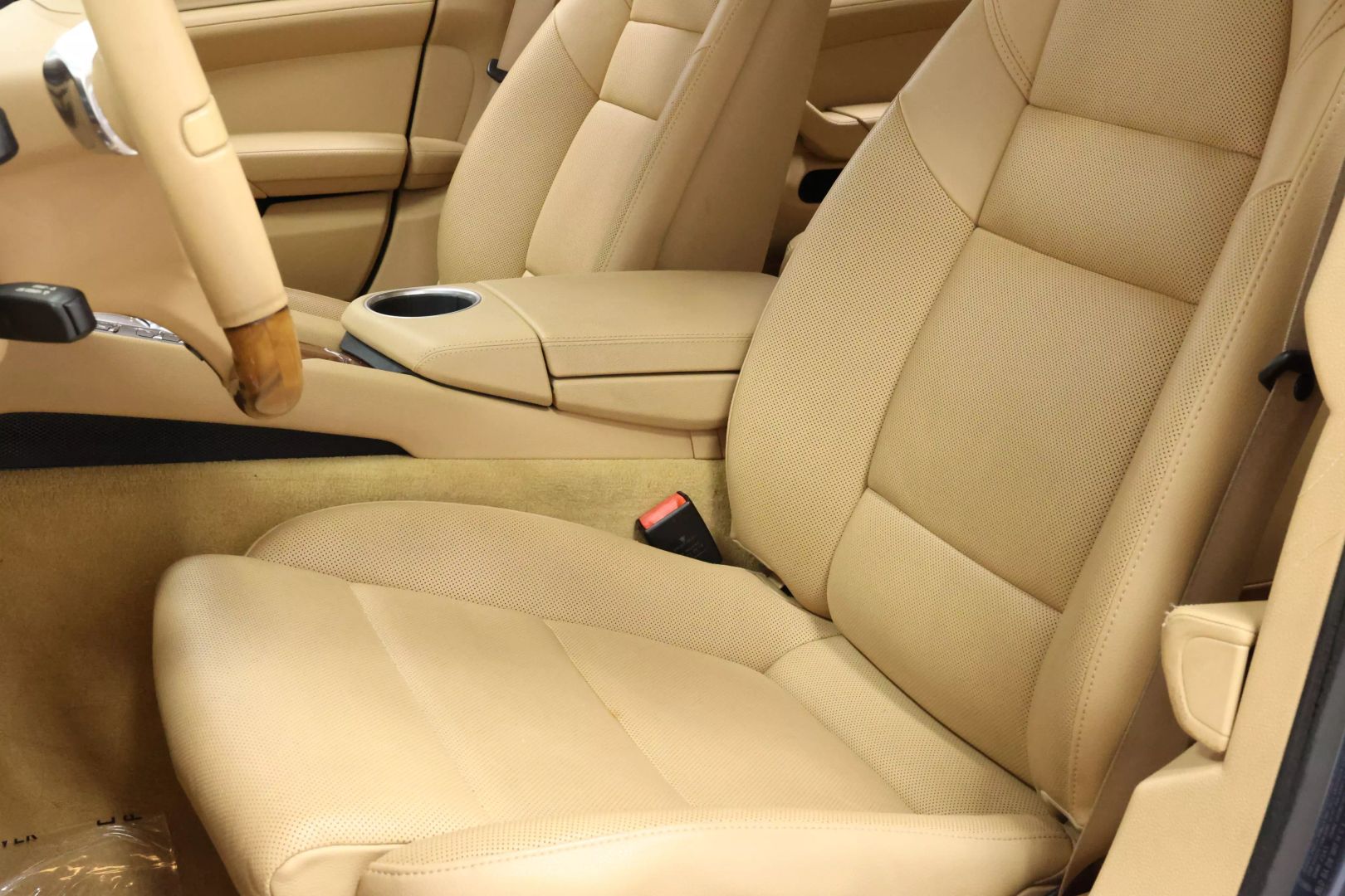 2014 Porsche Panamera - Image 18