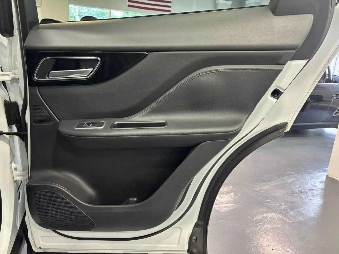 2018 Jaguar F-pace 30t Premium Sport Utility 4d - Image 35