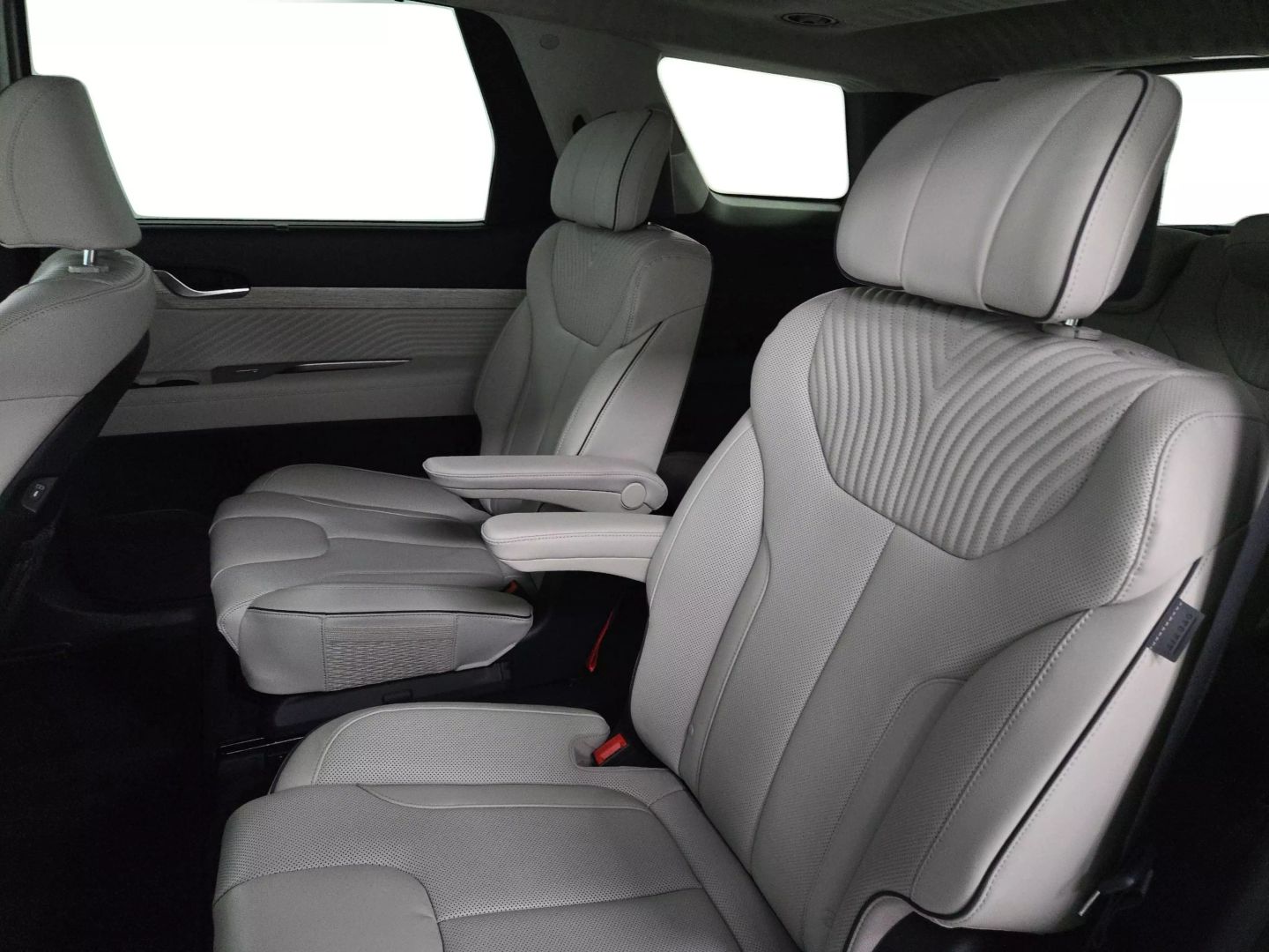 2025 Hyundai Palisade - Image 14